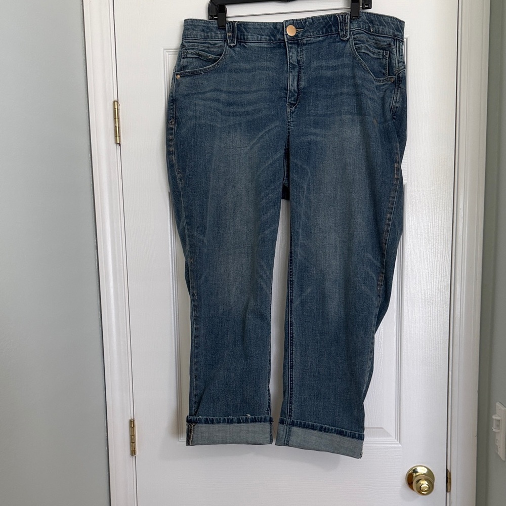 Democracy High-rise boyfriend Jean with gold distressing 16w EUC